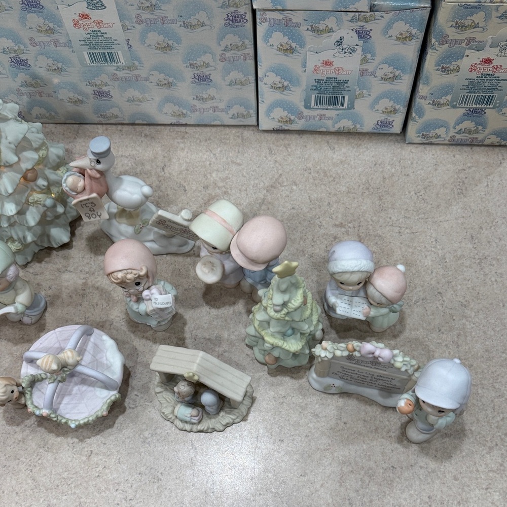 Precious Moments Sugar Town Figurines 13 pc - Picture 6 of 6